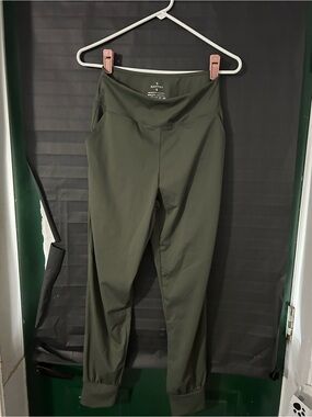 SANTINY Olive Green High-Rise Active Leggings - S